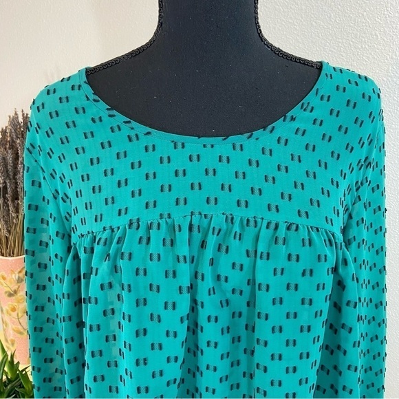 Long sleeve textured blouse - Picture 3 of 8